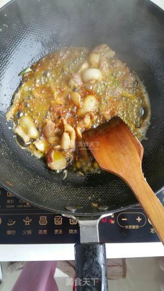 快手菜:洋葱炒五花肉的做法步骤：5