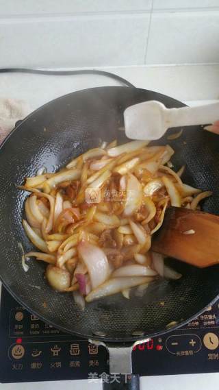 快手菜:洋葱炒五花肉的做法步骤：7