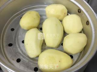 黄油土豆（超简单美味）的做法步骤：1