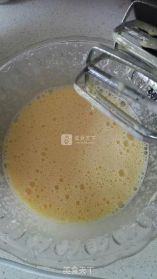 榴莲慕斯蛋糕的做法步骤：2