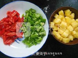 菠萝咕咾肉的做法步骤：1