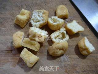 油豆腐炒螃蟹的做法步骤：3