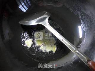 油豆腐炒螃蟹的做法步骤：4