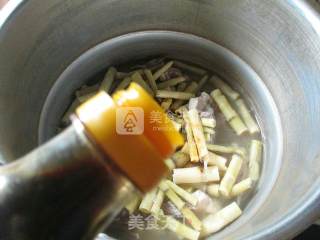 野山笋煮龙骨的做法步骤：9