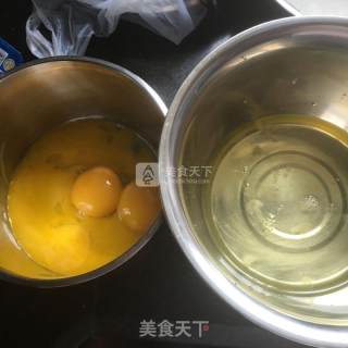 酸奶葡萄干杯子蛋糕的做法步骤：2