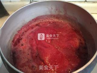 树莓慕斯的做法步骤：1