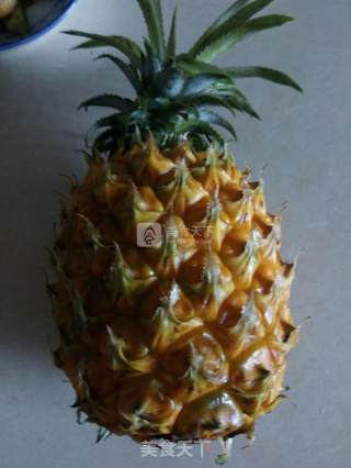 菠萝炒饭的做法步骤：1
