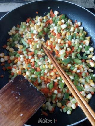 菠萝炒饭的做法步骤：8