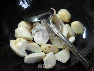 茼蒿煮香芋的做法步骤：3