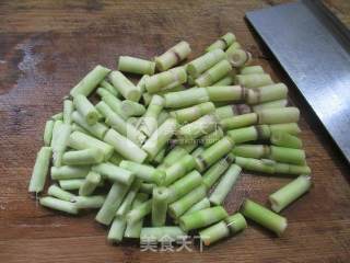 雪菜炒野山笋的做法步骤：3