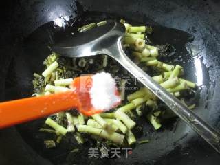 雪菜炒野山笋的做法步骤：11