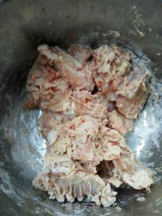 香炸鸡架的做法步骤：2