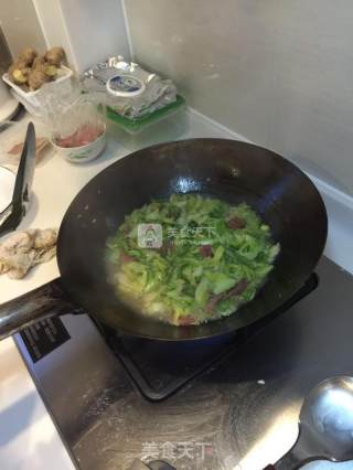 香肠卷心菜的做法步骤：4