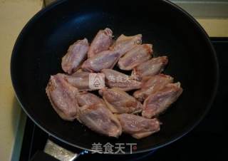 冰糖啤酒鸡翅的做法步骤：3