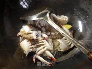 泡菜炒螃蟹的做法步骤：5