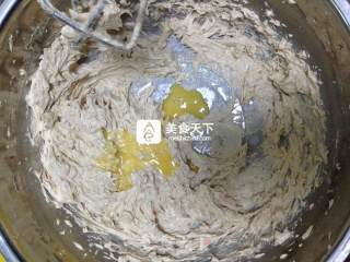 黑糖玫瑰酱磅蛋糕的做法步骤：3
