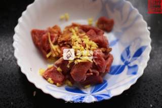意大利香草牛肉串的做法步骤：1