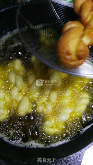 奶香软麻花的做法步骤：4