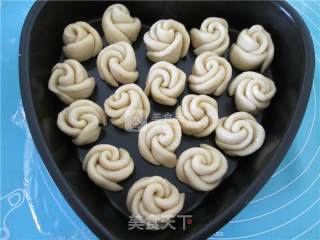 淡奶玫瑰花面包的做法步骤：8