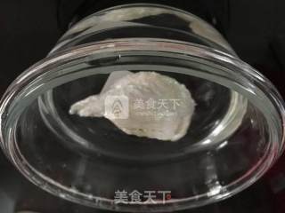 冰糖燕窝羹的做法步骤：2