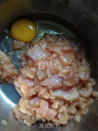 菠萝咕噜肉的做法步骤：2