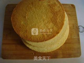 草莓蛋糕的做法步骤：2