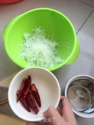 酸辣萝卜泡菜的做法步骤：2