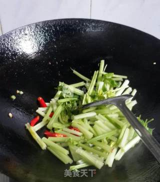 香芹牛肉丝的做法步骤：5