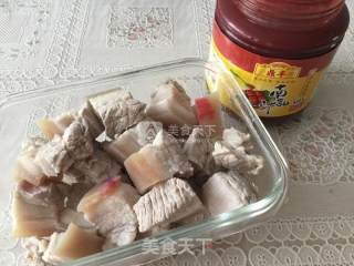腐乳五花肉的做法步骤：1