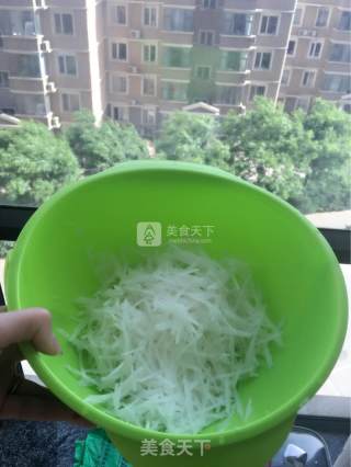 萝卜白菜火腿包子的做法步骤：1