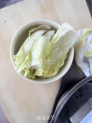 萝卜白菜火腿包子的做法步骤：2