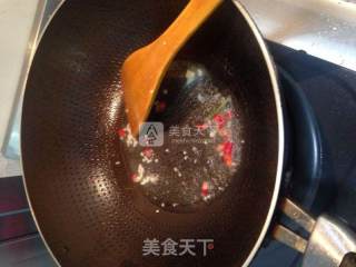 香芹炒肉的做法步骤：4