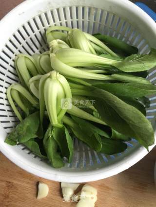 蚝油香菇青菜的做法步骤：1