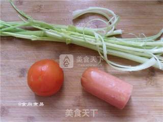 芹菜番茄披萨的做法步骤：1