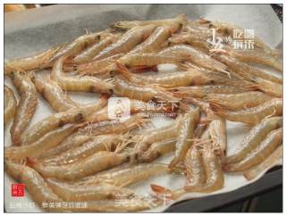 盐烤沙虾：鲜美弹牙好滋味的做法步骤：3