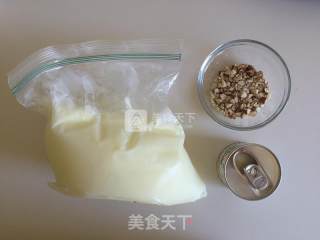 蜜瓜牛奶冰的做法步骤：1