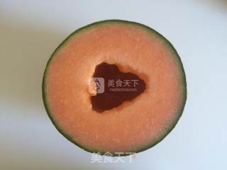 蜜瓜牛奶冰的做法步骤：2