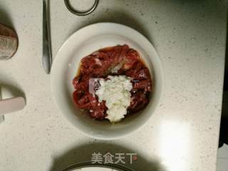 牛肉炒三丝的做法步骤：2