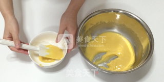 龙猫彩绘蛋糕卷的做法步骤：5