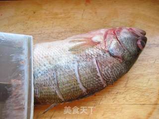 川香麻辣烤鱼的做法步骤：1