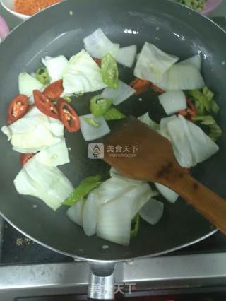 香辣鸡翅炒年糕的做法步骤：7