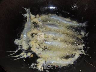 酥炸多春鱼的做法步骤：5