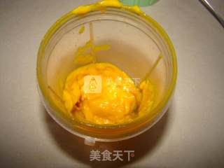 芒果萨瓦林戚风蛋糕的做法步骤：1