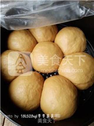 【致女性：美容养颜还补气血的小餐包】红糖餐包的做法步骤：7