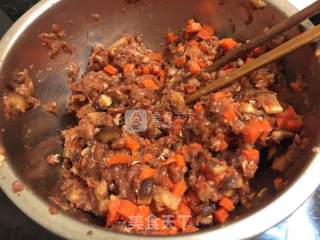 猪肉饺子，我是熊家美厨娘的做法步骤：1