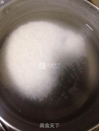 皮蛋蔬菜鸡肉粥的做法步骤：1