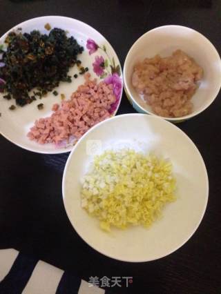 皮蛋蔬菜鸡肉粥的做法步骤：2