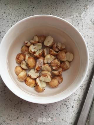 银耳莲子羹的做法步骤：3