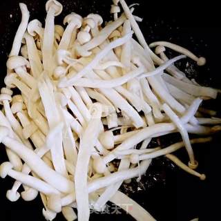 蚝油海鲜菇的做法步骤：8