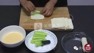 灵动美食/美味早餐土司黄瓜卷的做法步骤：4
